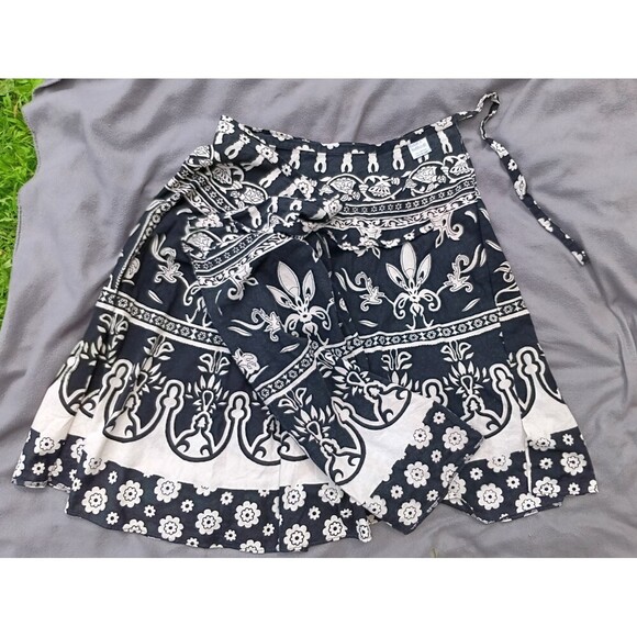 JNB Dresses & Skirts - Indikraft Black White Floral Cotton Wrap Skirt Women’s OS Side Tie Boho